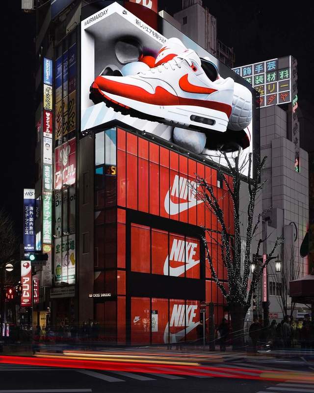 东京新宿户外裸眼3D创意广告：Nike Air Max Day 35周年