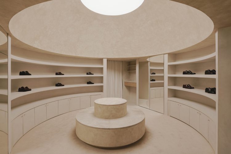 鞋店设计,国外鞋店设计,鞋店设计案例,Estudio DIIR,西班牙,60㎡,精品鞋店,线下店设计,中性色