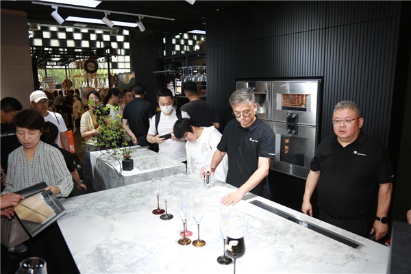 伊格斯曼橱柜发布集大成之作——在“设计上海”展会引领厨房家具市场趋势